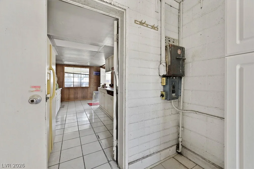 325 Vandalia, Las Vegas, NV 89106