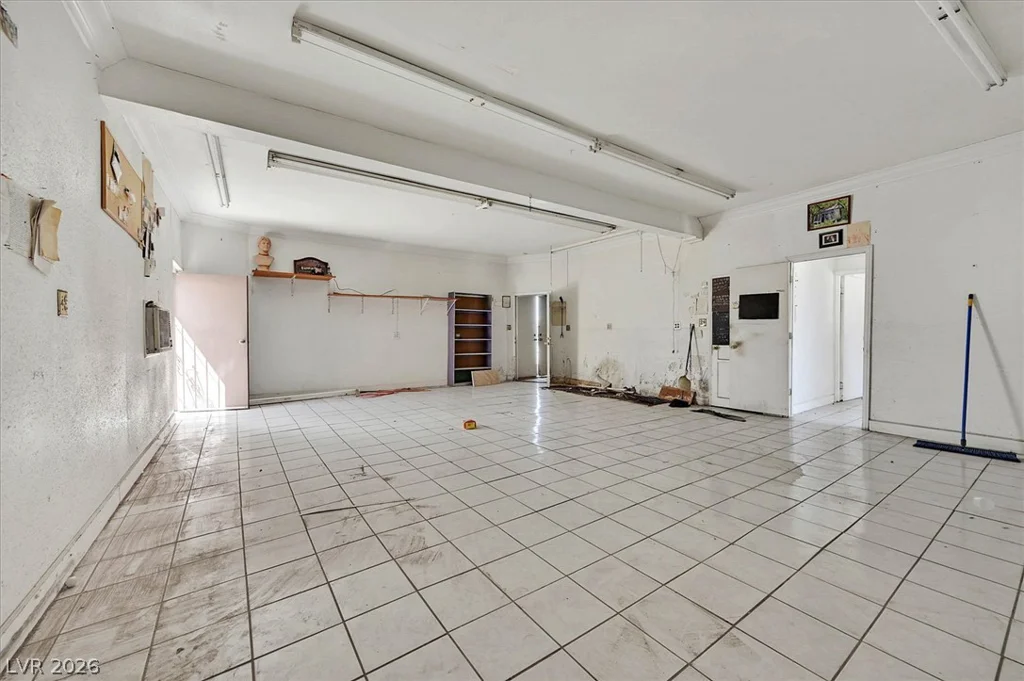 325 Vandalia, Las Vegas, NV 89106