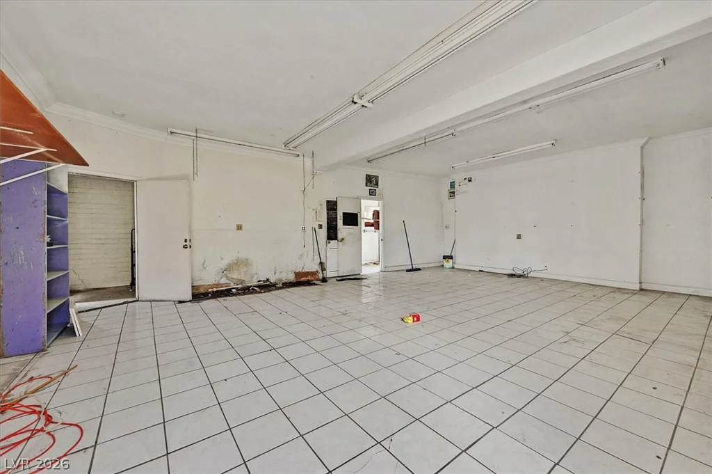 325 Vandalia, Las Vegas, NV 89106