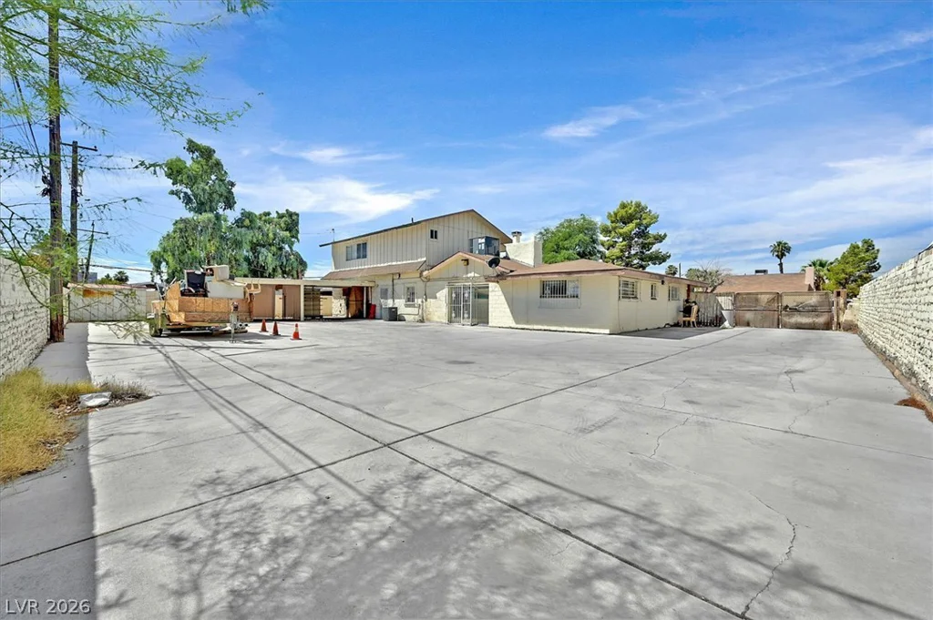 325 Vandalia, Las Vegas, NV 89106
