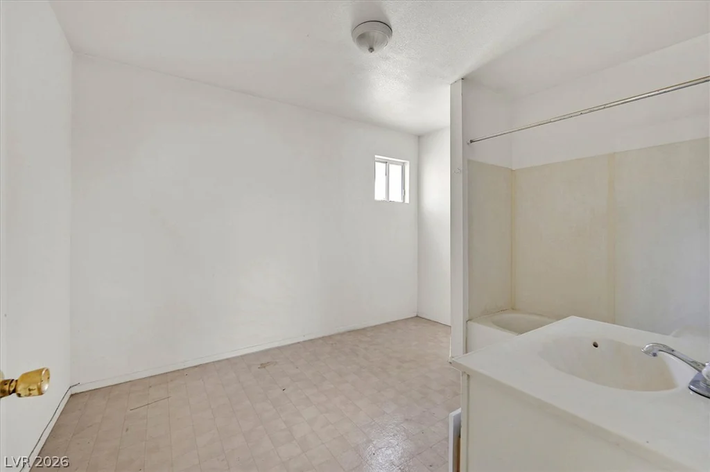 325 Vandalia, Las Vegas, NV 89106