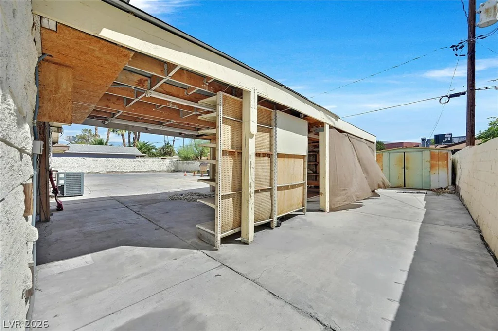 325 Vandalia, Las Vegas, NV 89106