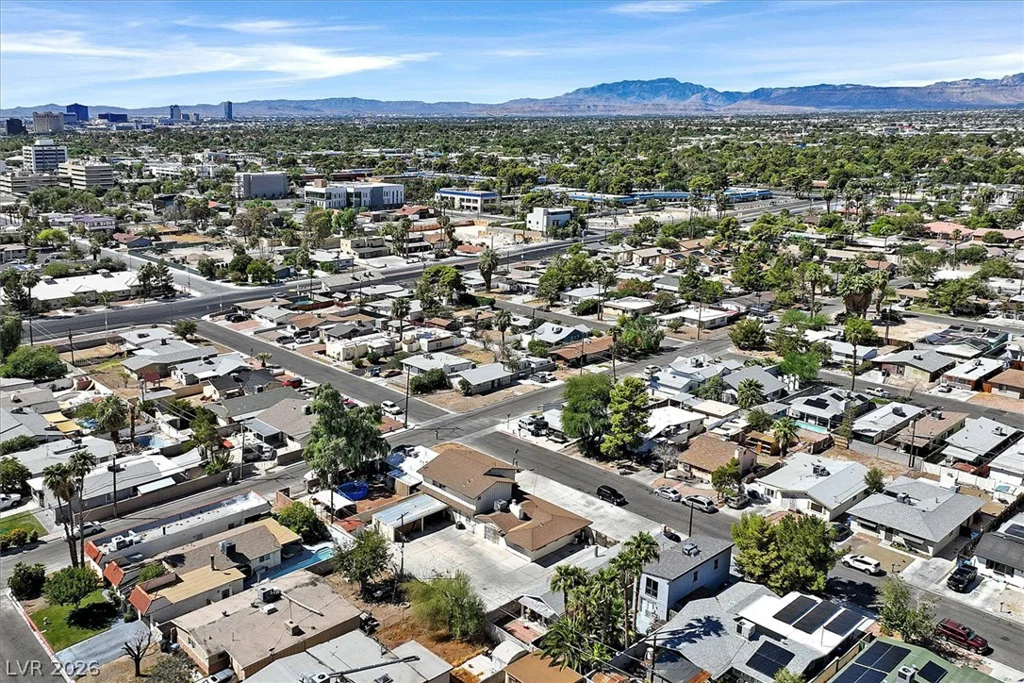 325 Vandalia, Las Vegas, NV 89106