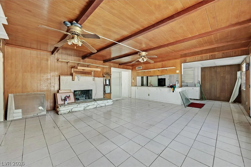 325 Vandalia, Las Vegas, NV 89106