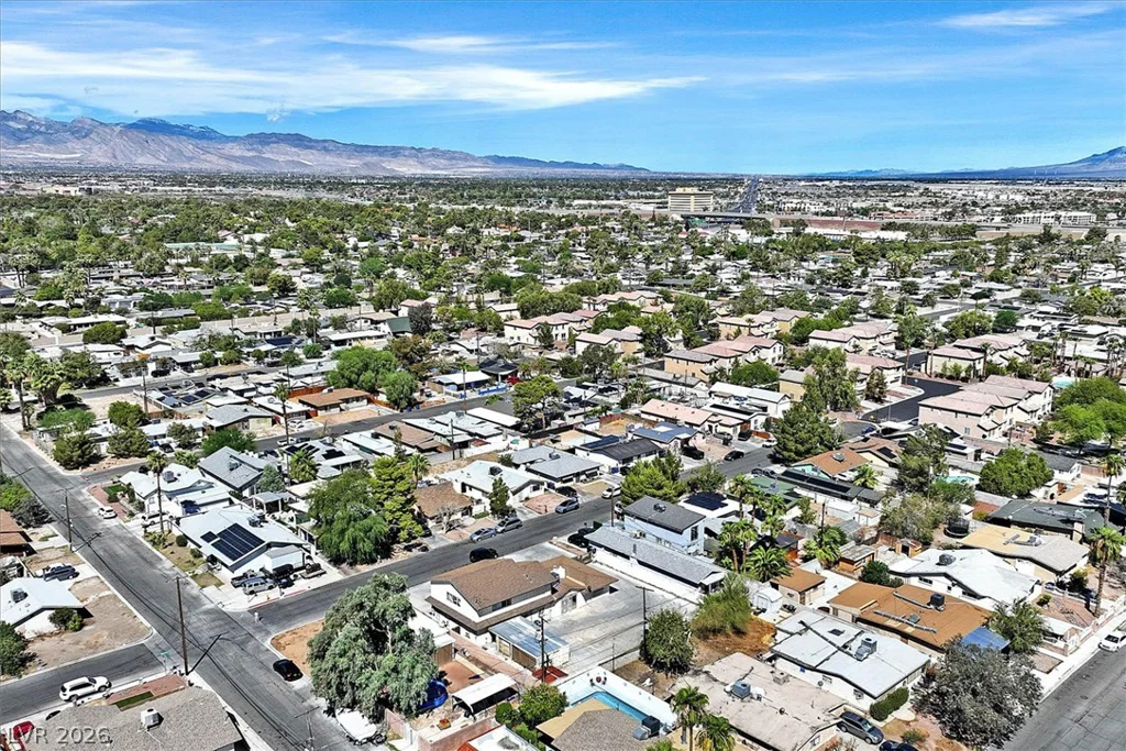 325 Vandalia, Las Vegas, NV 89106