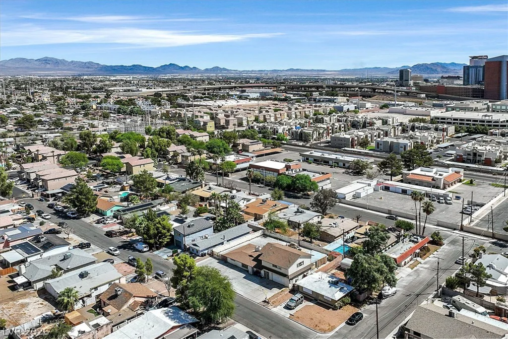 325 Vandalia, Las Vegas, NV 89106