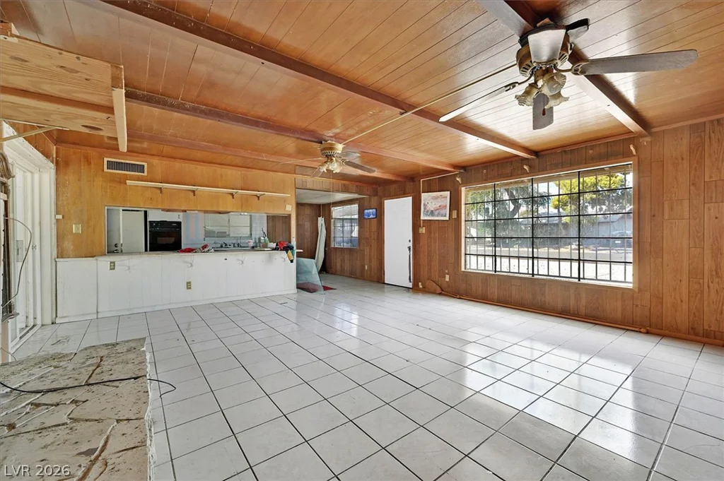 325 Vandalia, Las Vegas, NV 89106