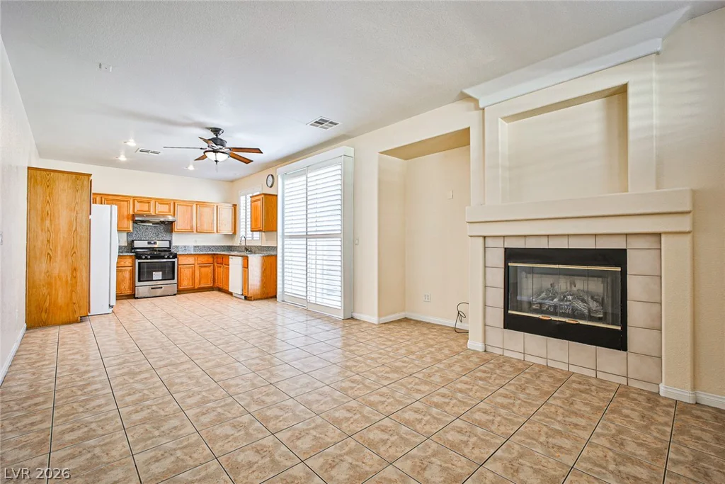8468 REGAL HILLS, Las Vegas, NV 89117