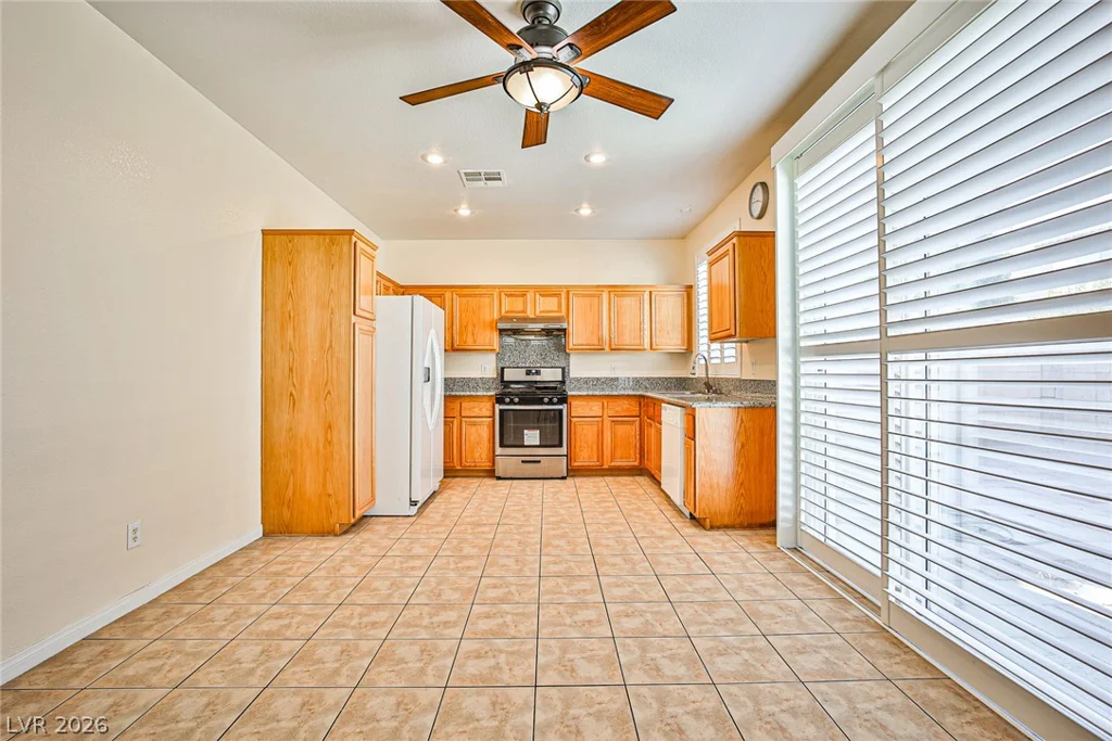 8468 REGAL HILLS, Las Vegas, NV 89117