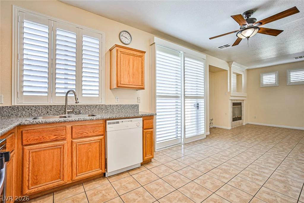 8468 REGAL HILLS, Las Vegas, NV 89117