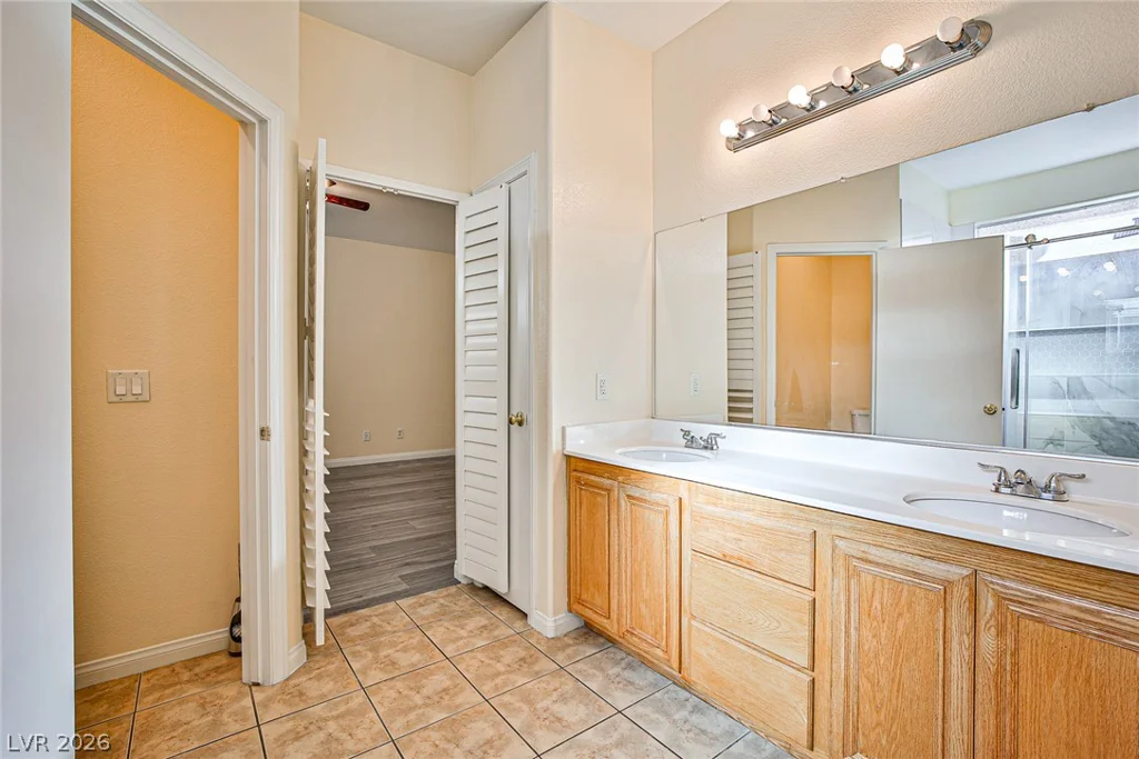 8468 REGAL HILLS, Las Vegas, NV 89117
