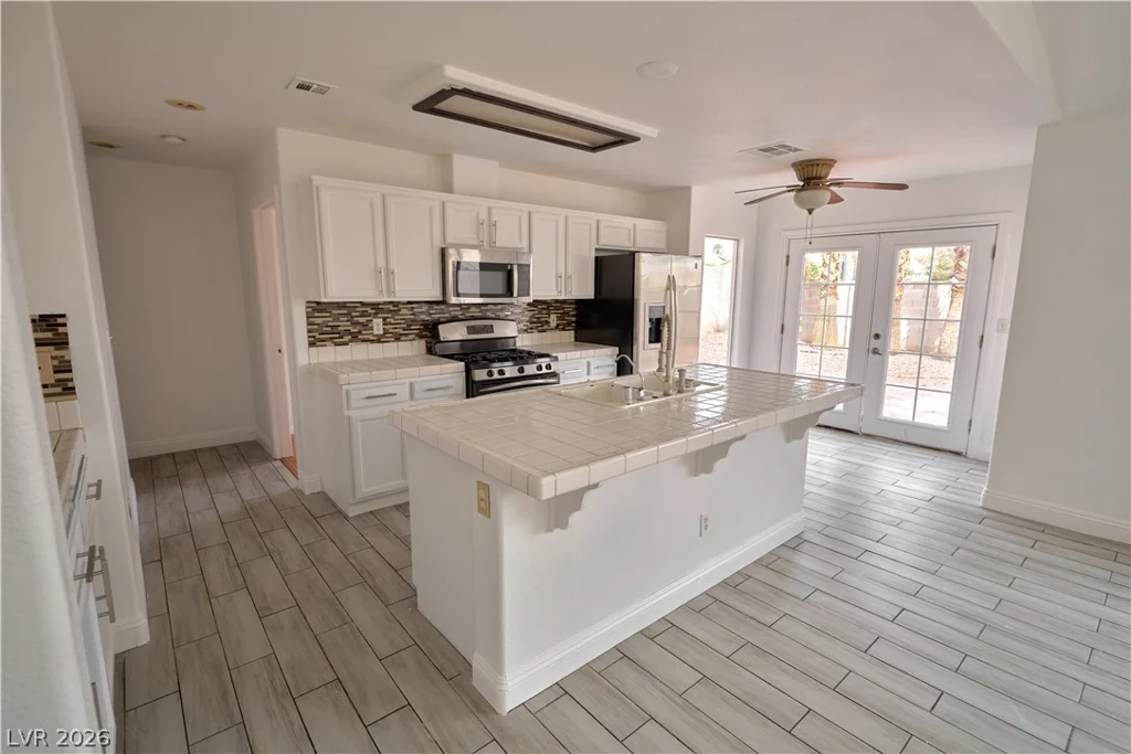 8048 Kentshire, Las Vegas, NV 89117