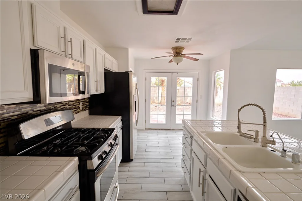 8048 Kentshire, Las Vegas, NV 89117