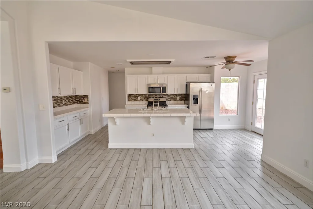 8048 Kentshire, Las Vegas, NV 89117