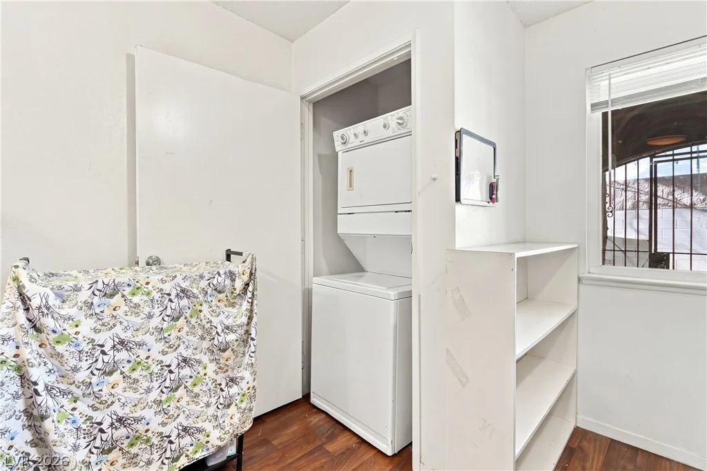 849 Hedge, Las Vegas, NV 89110
