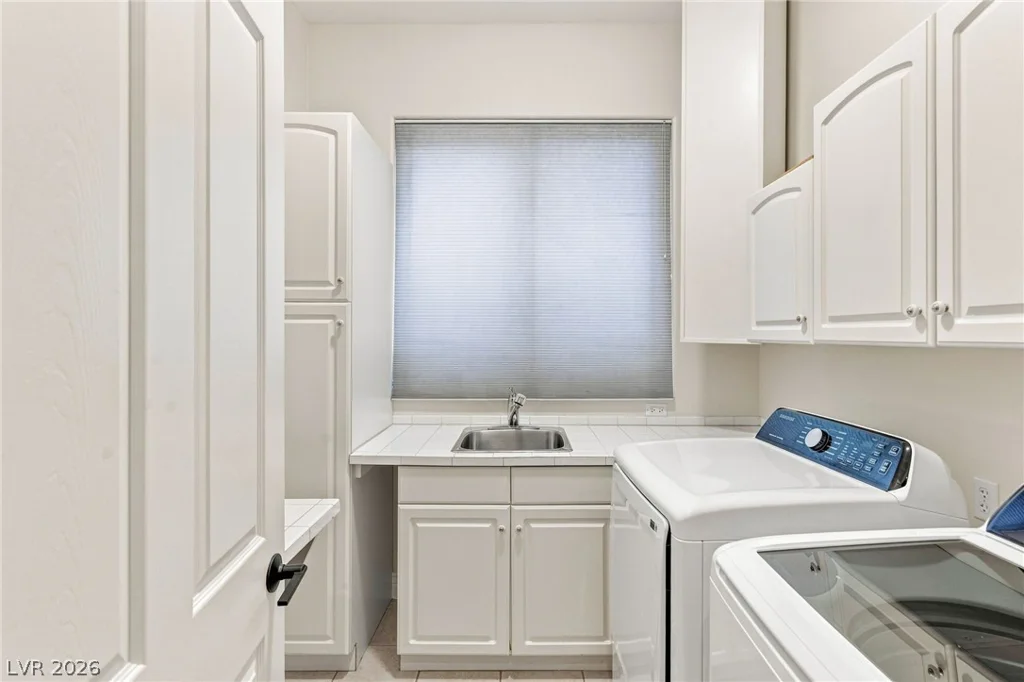 8901 Robinson Ridge, Las Vegas, NV 89117