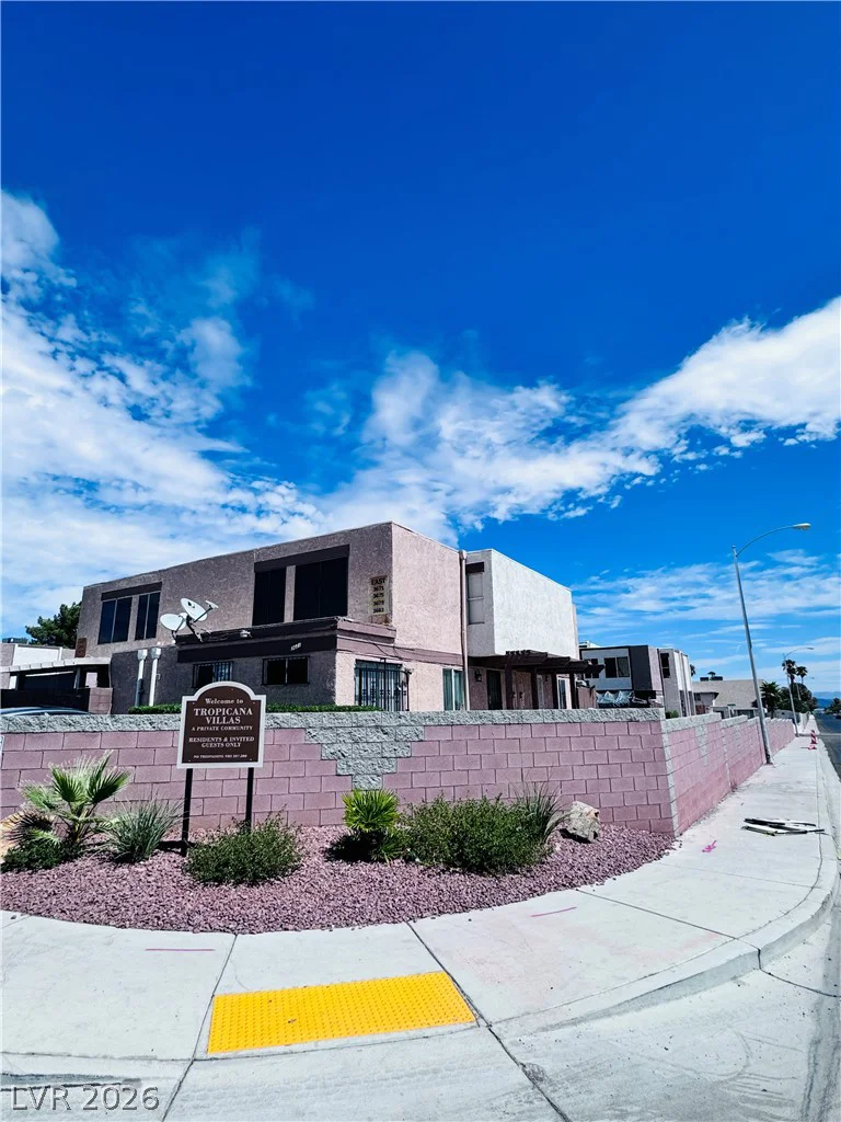 3671 Villa Knolls East, Las Vegas, NV 89120