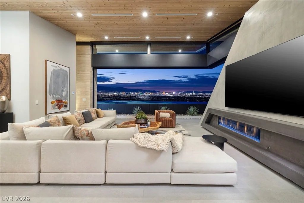 705 Dragon Peak, Henderson, NV 89012