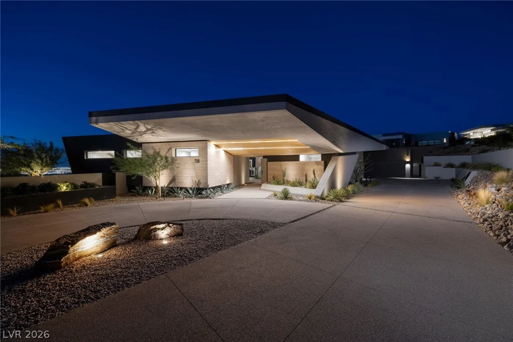 705 Dragon Peak, Henderson, NV 89012