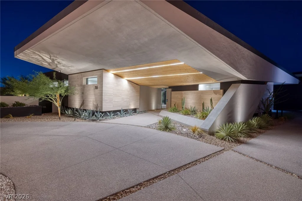 705 Dragon Peak, Henderson, NV 89012