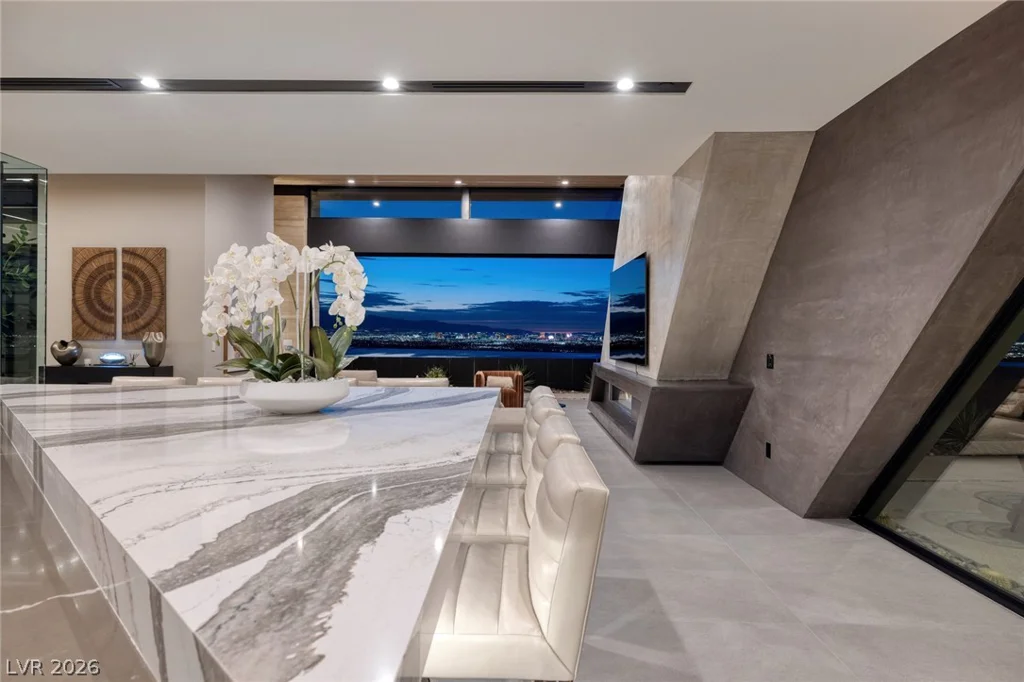 705 Dragon Peak, Henderson, NV 89012