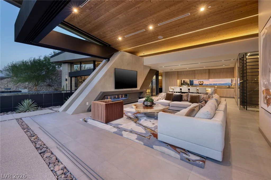 705 Dragon Peak, Henderson, NV 89012
