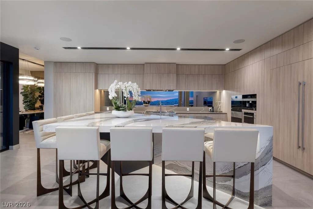 705 Dragon Peak, Henderson, NV 89012