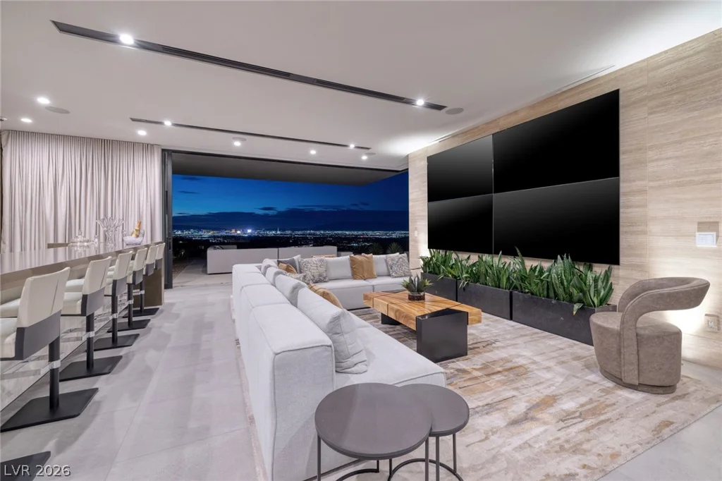 705 Dragon Peak, Henderson, NV 89012