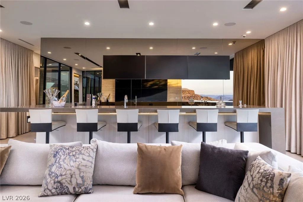 705 Dragon Peak, Henderson, NV 89012