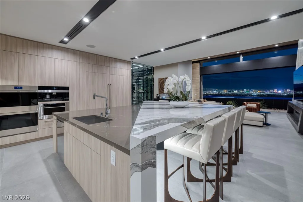 705 Dragon Peak, Henderson, NV 89012