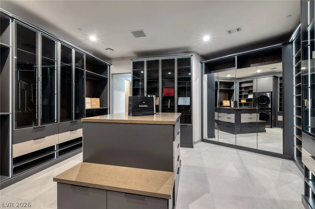 705 Dragon Peak, Henderson, NV 89012