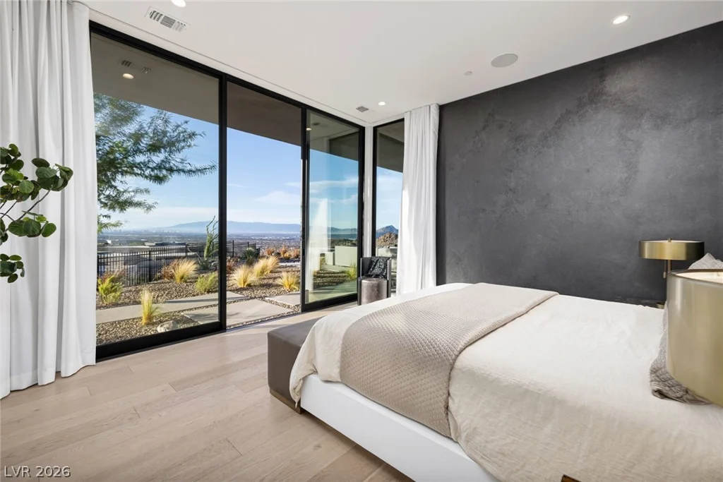 705 Dragon Peak, Henderson, NV 89012