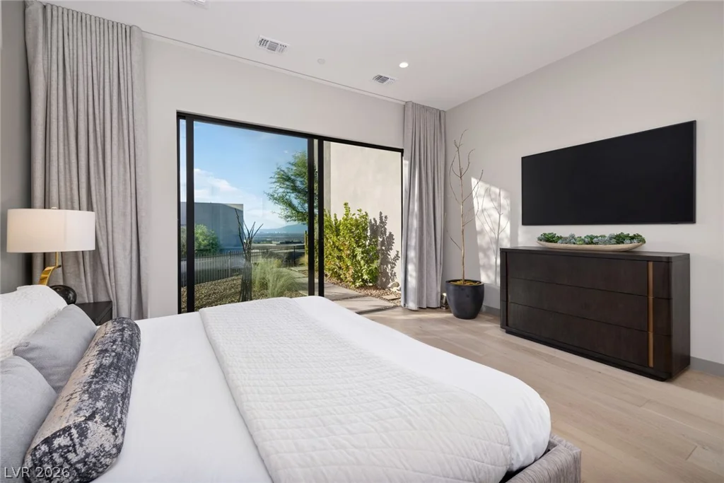 705 Dragon Peak, Henderson, NV 89012