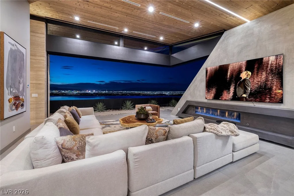 705 Dragon Peak, Henderson, NV 89012