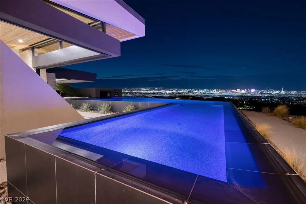 705 Dragon Peak, Henderson, NV 89012