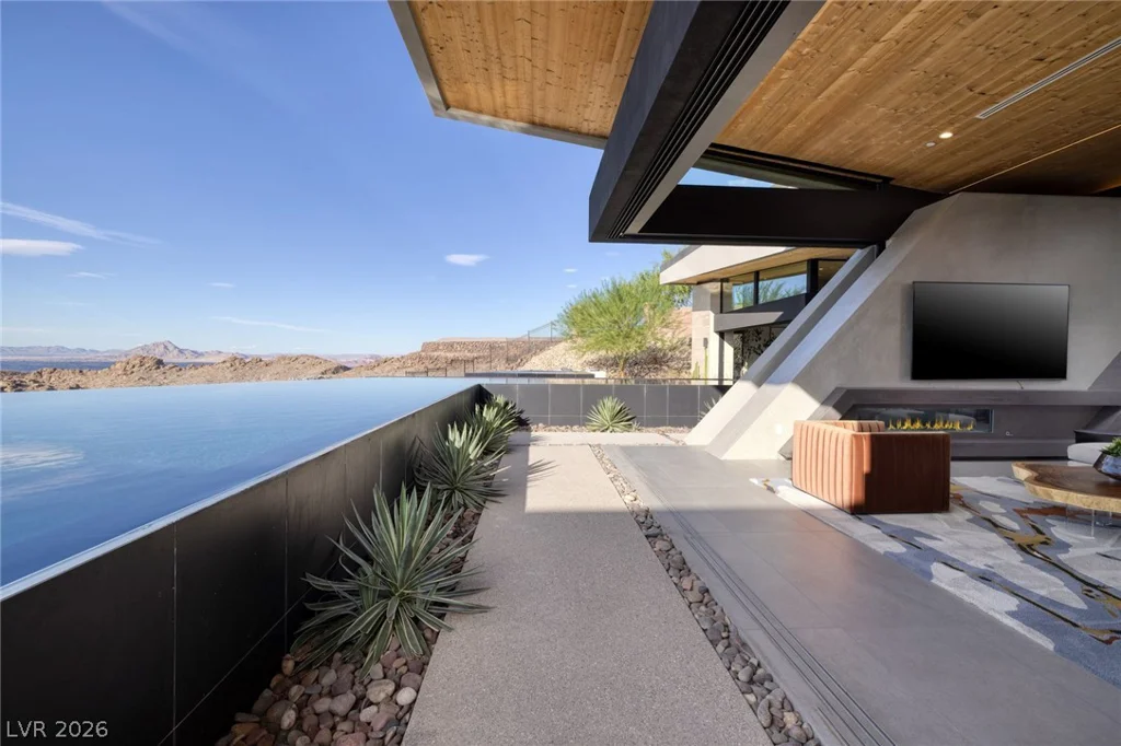 705 Dragon Peak, Henderson, NV 89012