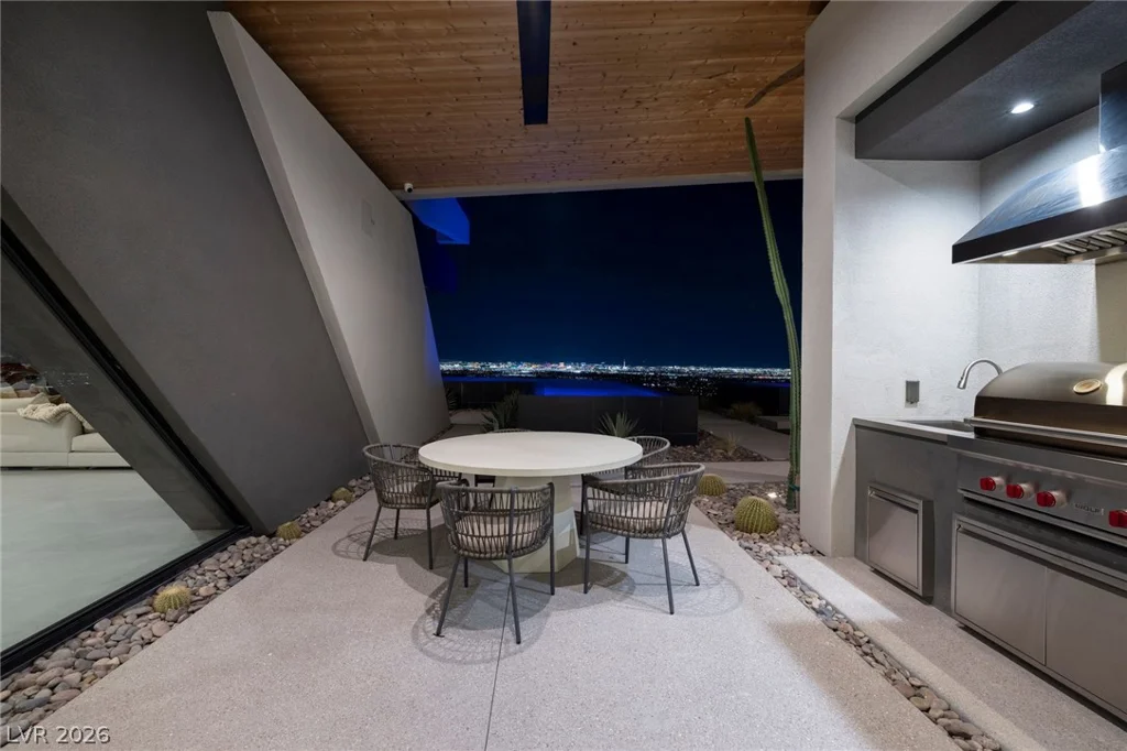 705 Dragon Peak, Henderson, NV 89012
