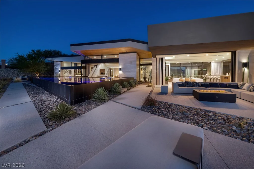 705 Dragon Peak, Henderson, NV 89012