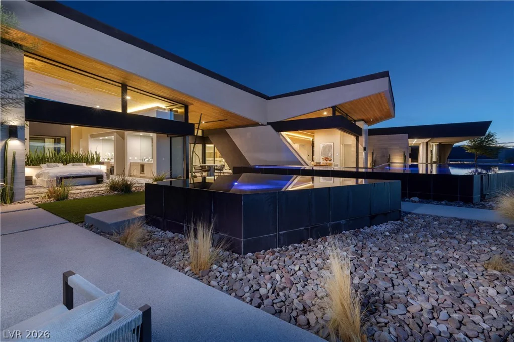 705 Dragon Peak, Henderson, NV 89012