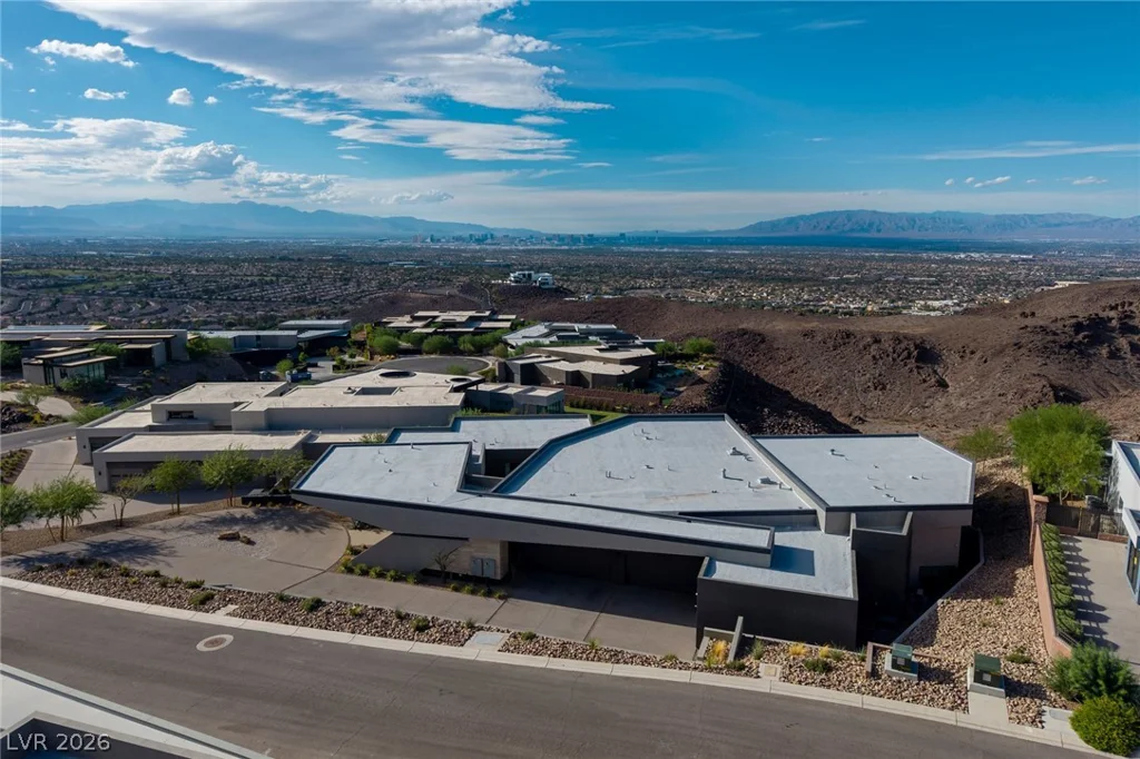 705 Dragon Peak, Henderson, NV 89012