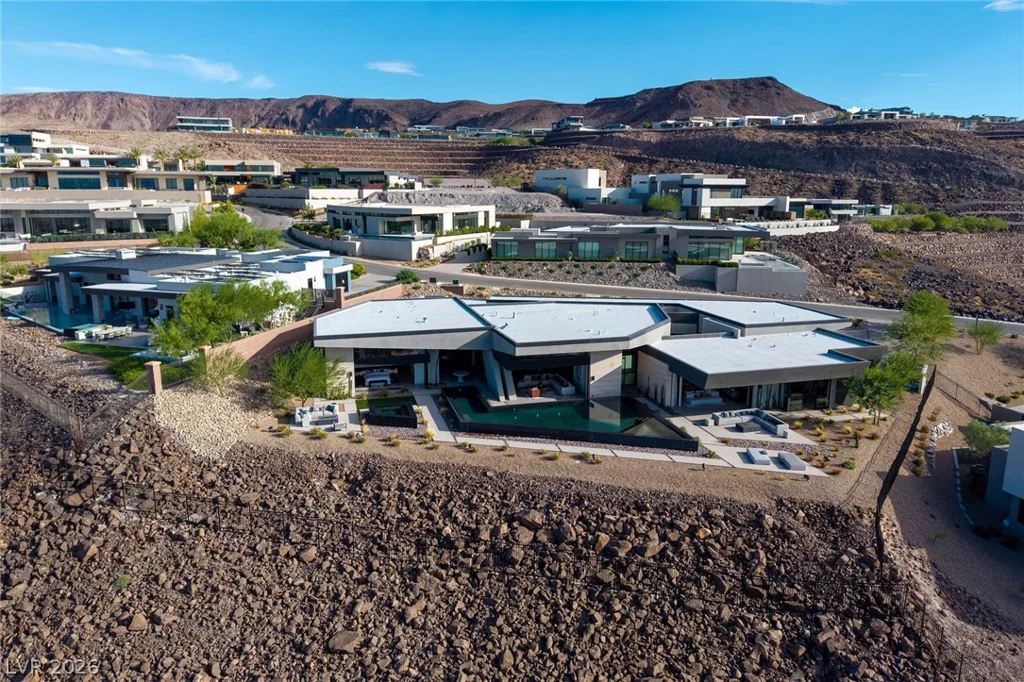 705 Dragon Peak, Henderson, NV 89012