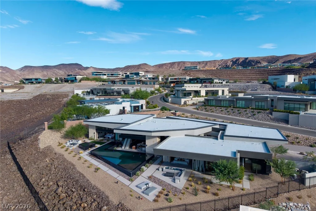 705 Dragon Peak, Henderson, NV 89012