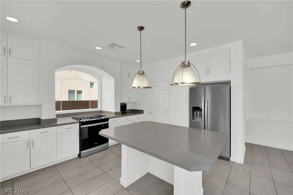 9747 Hawk Crest, Las Vegas, NV 89141