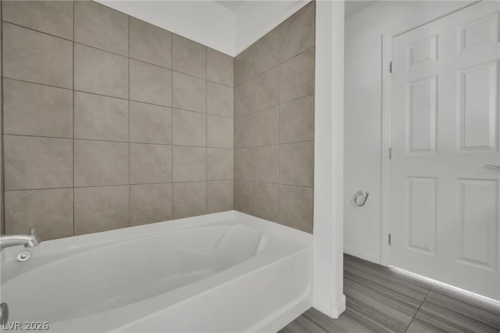9747 Hawk Crest, Las Vegas, NV 89141