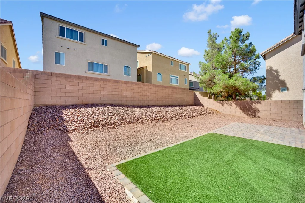 9747 Hawk Crest, Las Vegas, NV 89141