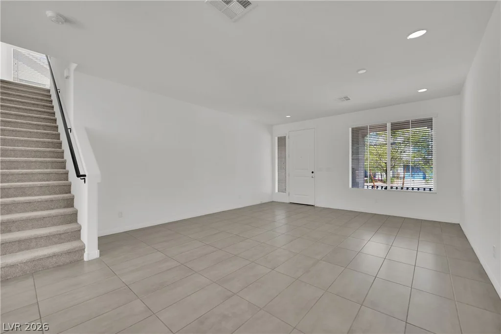 9747 Hawk Crest, Las Vegas, NV 89141