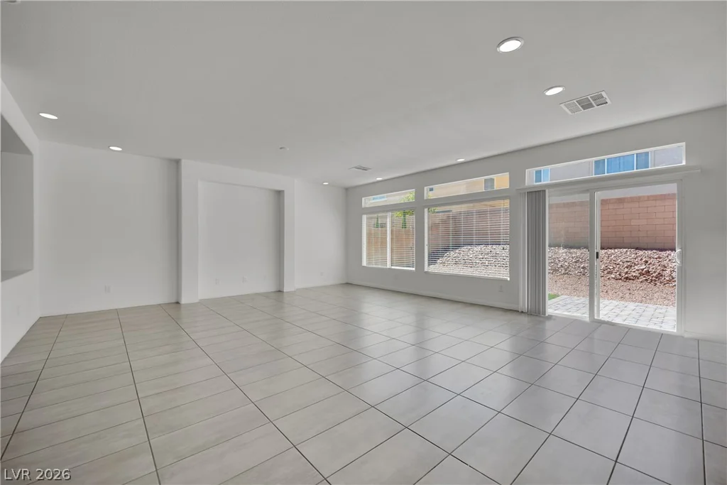 9747 Hawk Crest, Las Vegas, NV 89141