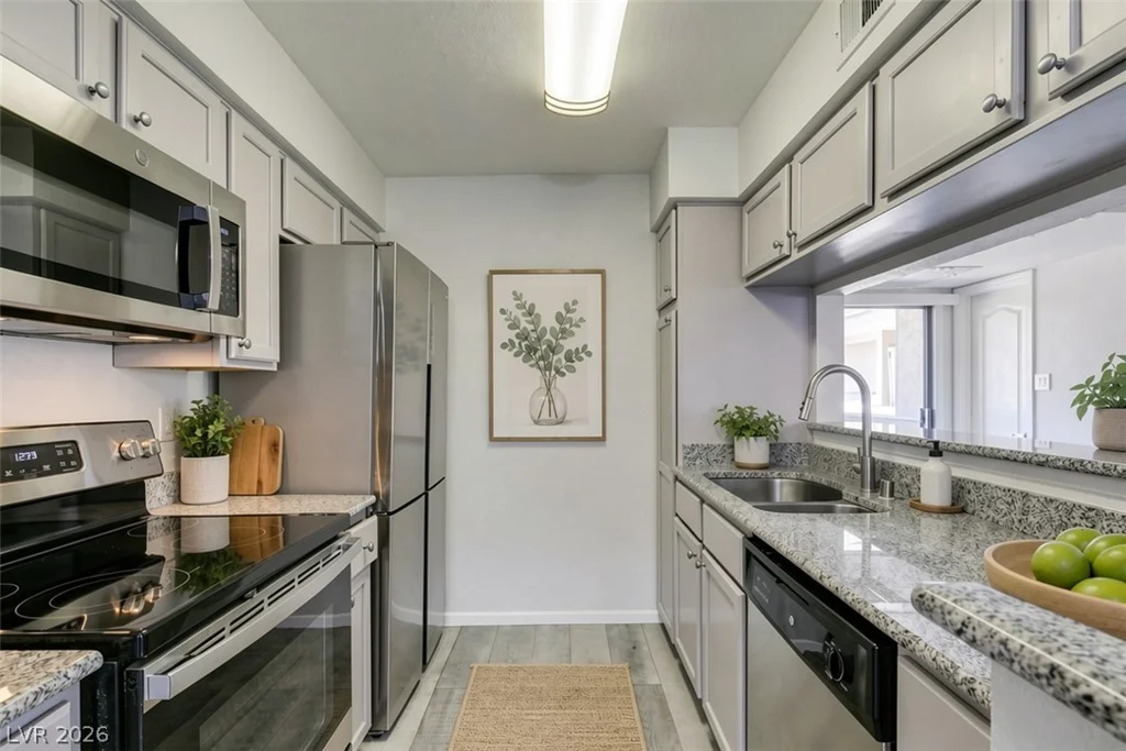 714 Oakmont, Las Vegas, NV 89109