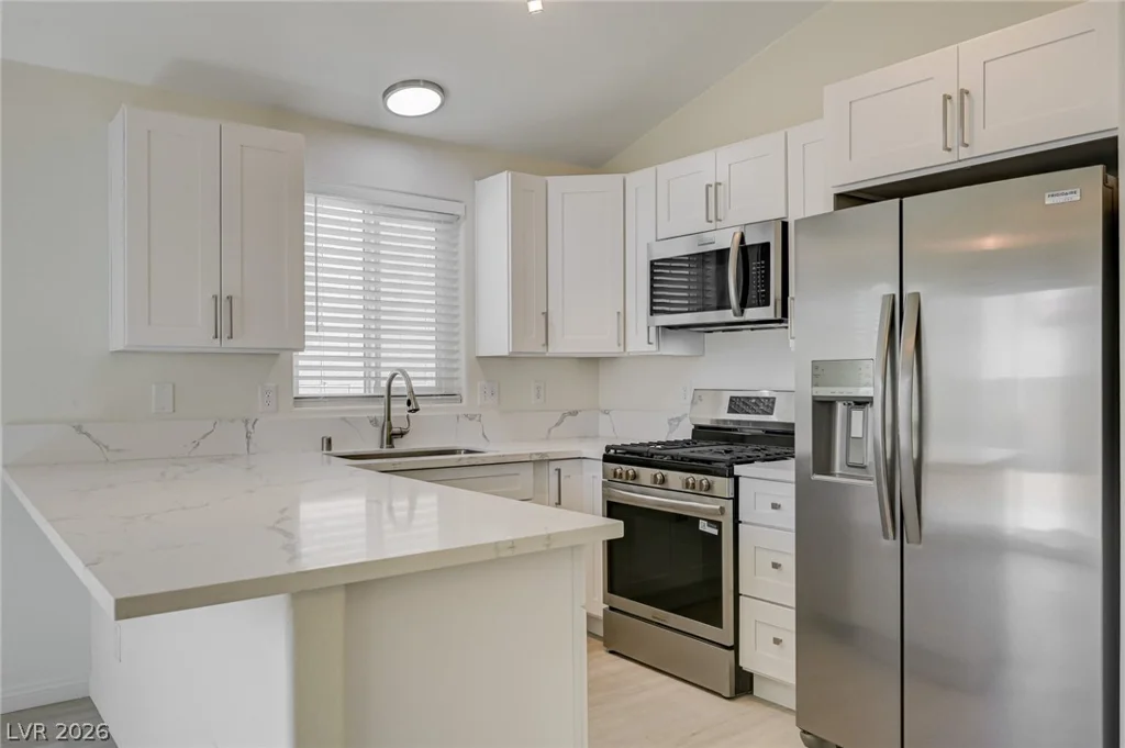 7313 Silver Ridge, Las Vegas, NV 89128
