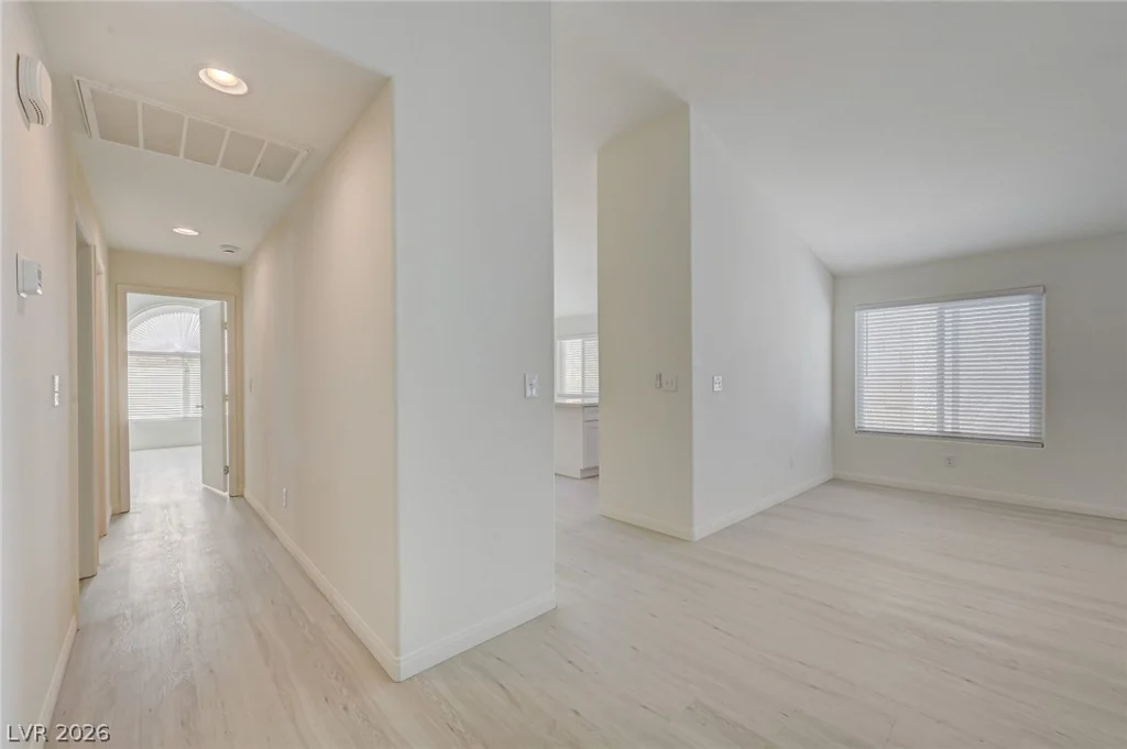 7313 Silver Ridge, Las Vegas, NV 89128